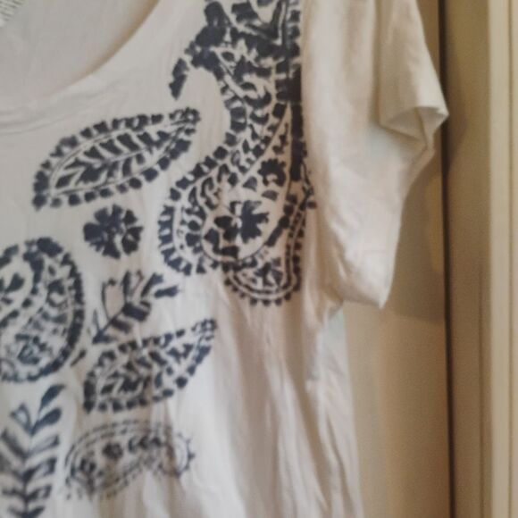 Andrea Jovine White and Blue Graphic Relaxed Tee - Picture 3 of 8